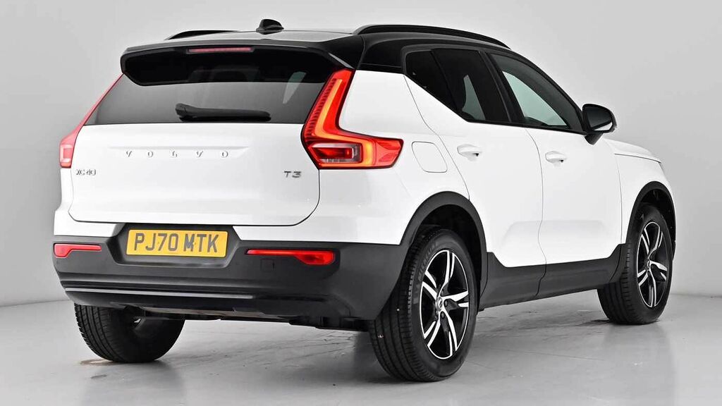 Volvo XC40 Momentum, D3 Awd Sensus Connect White #7