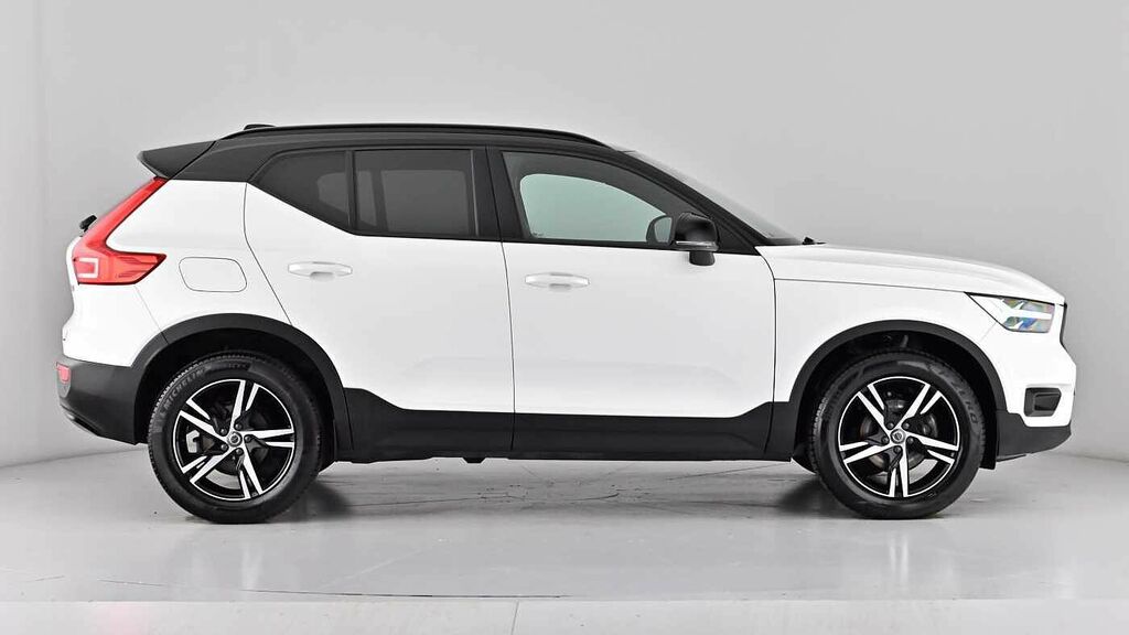 Volvo XC40 Momentum, D3 Awd Sensus Connect White #4