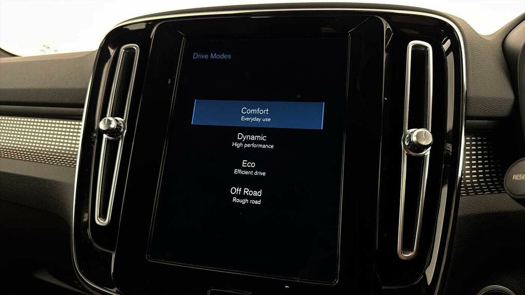 Volvo XC40 Momentum, D3 Awd Sensus Connect White #38