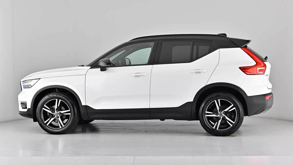 Volvo XC40 Momentum, D3 Awd Sensus Connect White #55