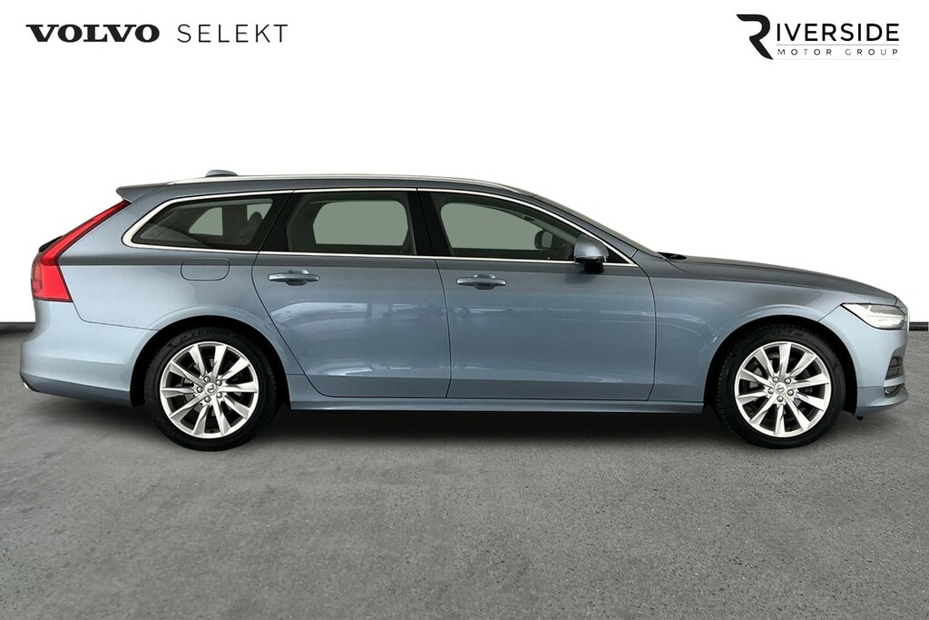 Volvo V90 T4 Momentum Plus Blue #4