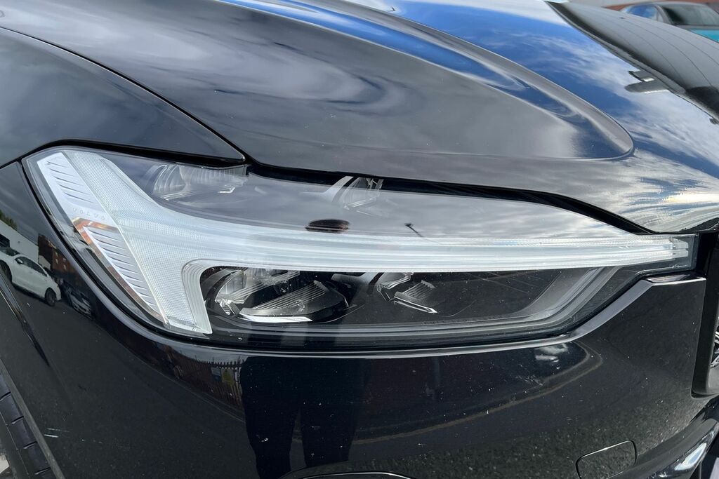 Volvo XC60 B4 Momentum Mhev Black #18