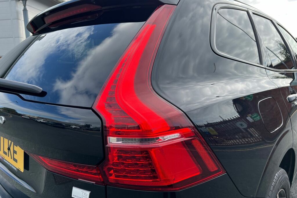 Volvo XC60 B4 Momentum Mhev Black #20