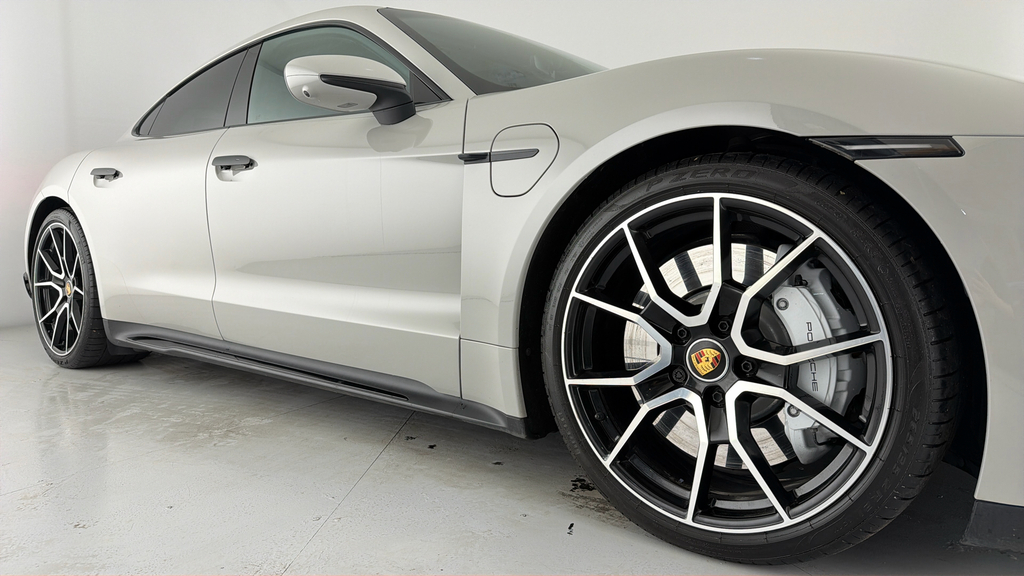 Porsche Taycan Taycan My23 Silver #47