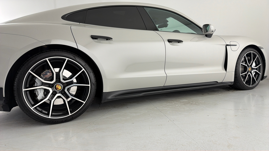 Porsche Taycan Taycan My23 Silver #51