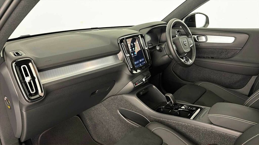 Volvo XC40 Plus Dark B4 Mild Hybrid Dark Tints Heated Seats G #3