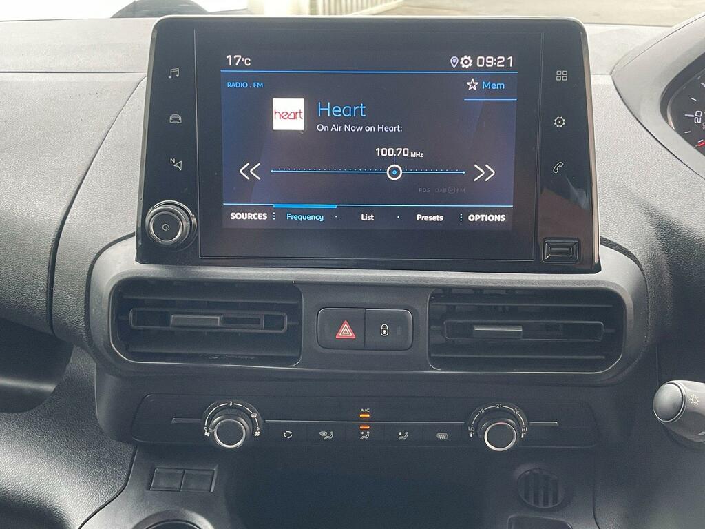 Peugeot Partner Diesel MP73FTK White #4