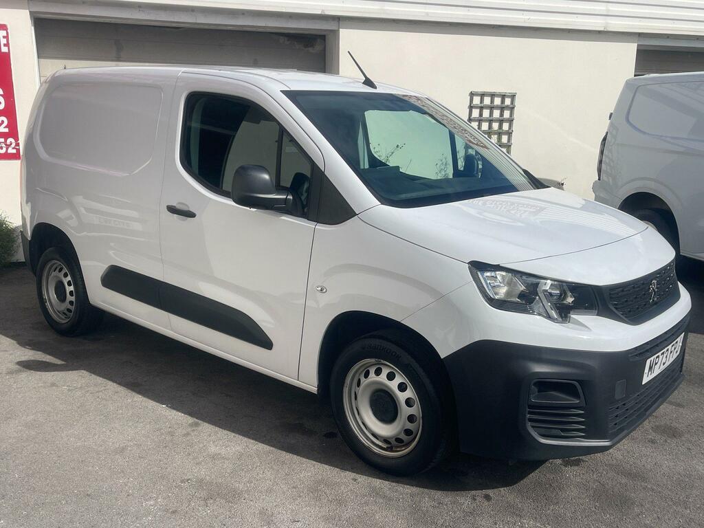 Peugeot Partner Diesel White #2