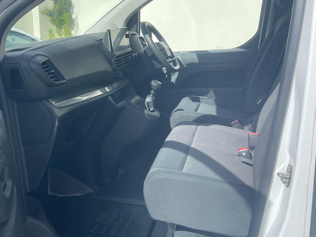 Vauxhall Vivaro Turbo D Prime White #3