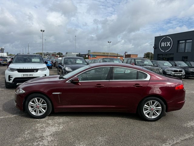 Jaguar XF Luxury Saloon Red #3