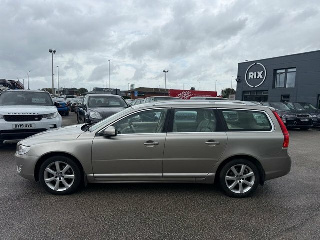 Volvo V70 D4 Se Lux Estate Gold #3