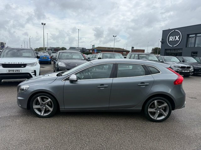 Volvo V40 D2 R-design Hatchback YS65KPL Grey #3