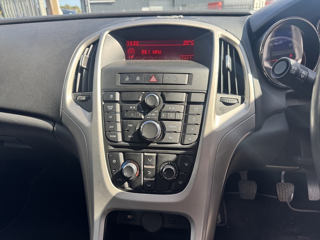 Vauxhall Astra 1L Elite Red #15
