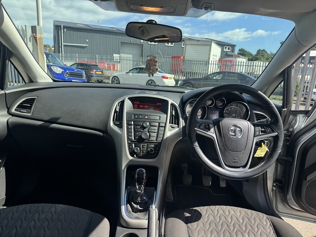 Vauxhall Astra 1L Elite Red #13