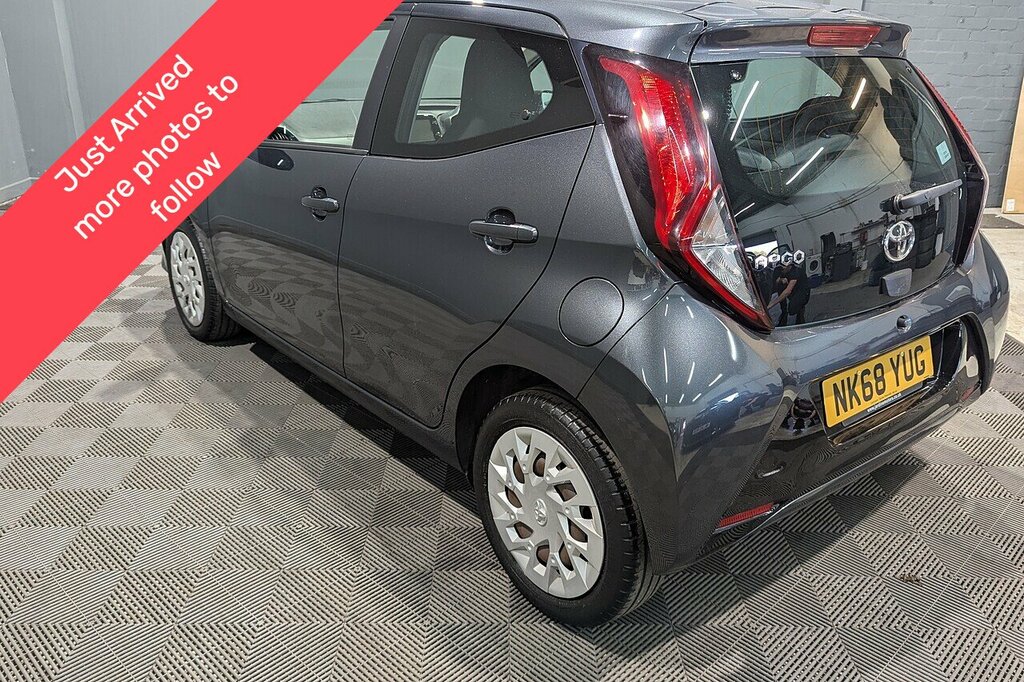 Toyota Aygo 1.0 Vvt-i X-play Hatchback X-shift Euro Grey #4