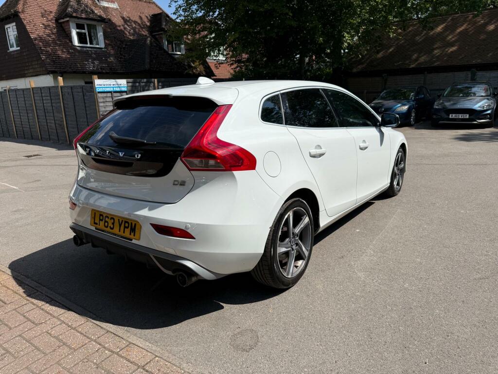 Volvo V40 1.6 D2 R-design Nav Euro 5 S S White #4
