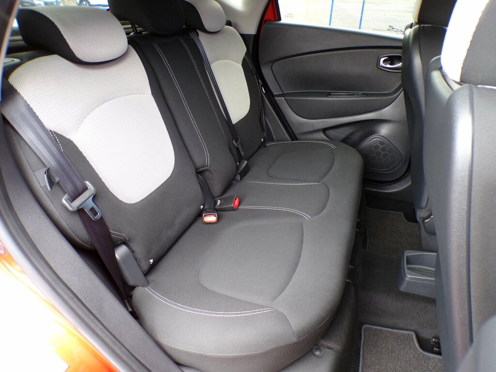 Renault Captur 0.9 Iconic Tce 89 Bhp Black #24