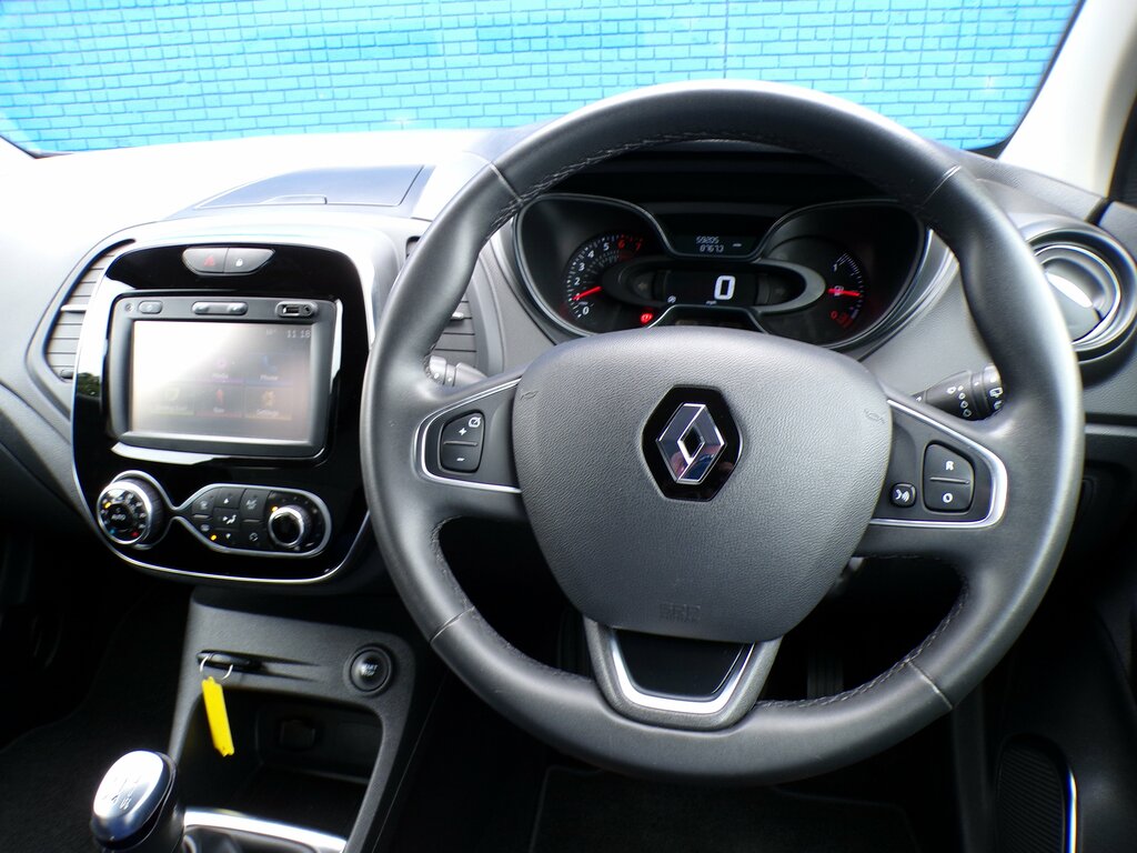 Renault Captur 0.9 Iconic Tce 89 Bhp Black #20