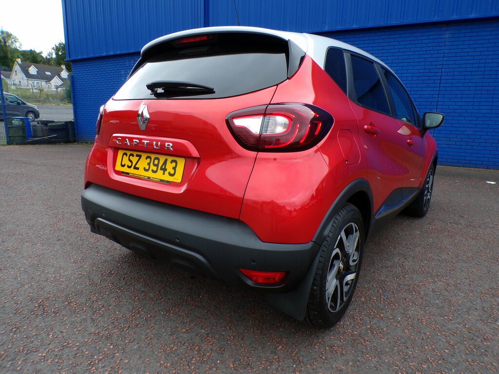 Renault Captur 0.9 Iconic Tce 89 Bhp Black #13