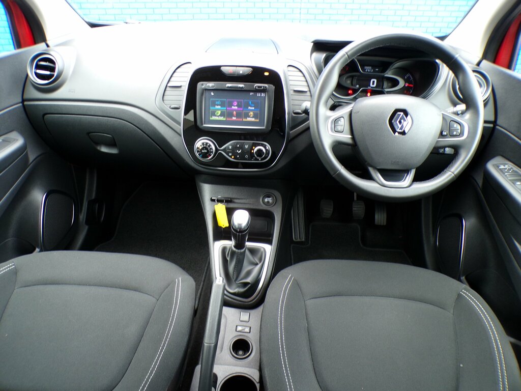Renault Captur 0.9 Iconic Tce 89 Bhp Black #25