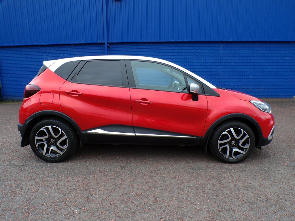 Renault Captur 2018 Renault Captur 0.9 Iconic Tce Red #2