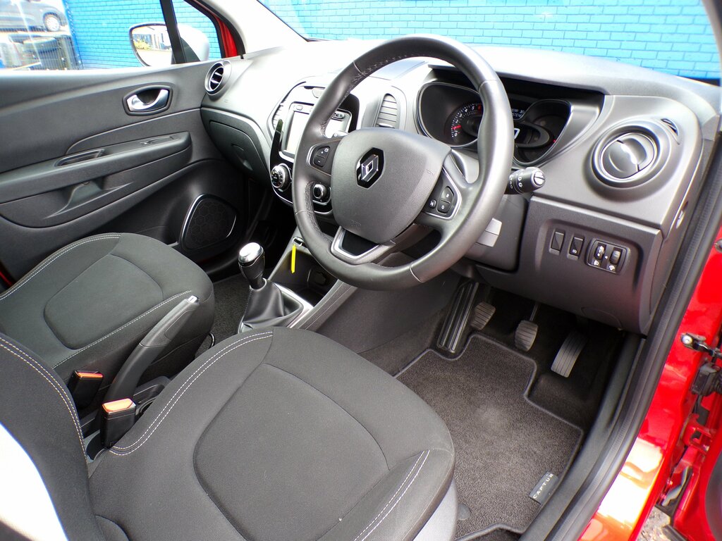 Renault Captur 0.9 Iconic Tce 89 Bhp Black #14