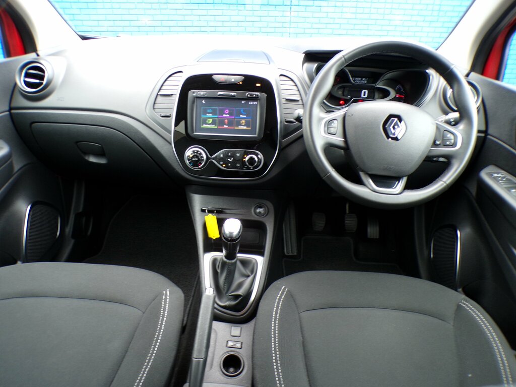 Renault Captur 0.9 Iconic Tce 89 Bhp Black #23