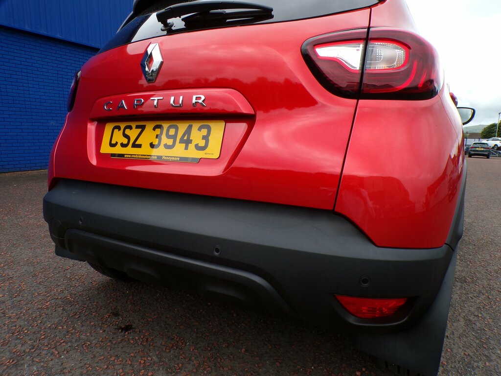 Renault Captur 2018 Renault Captur 0.9 Iconic Tce Red #4