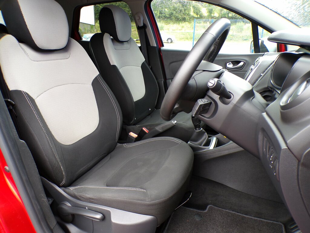 Renault Captur 0.9 Iconic Tce 89 Bhp Black #15