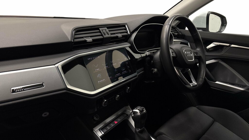 Audi Q3 2022 Audi Q3 1.5 Tfsi Sport 35 Comfort Sound Pk White #2