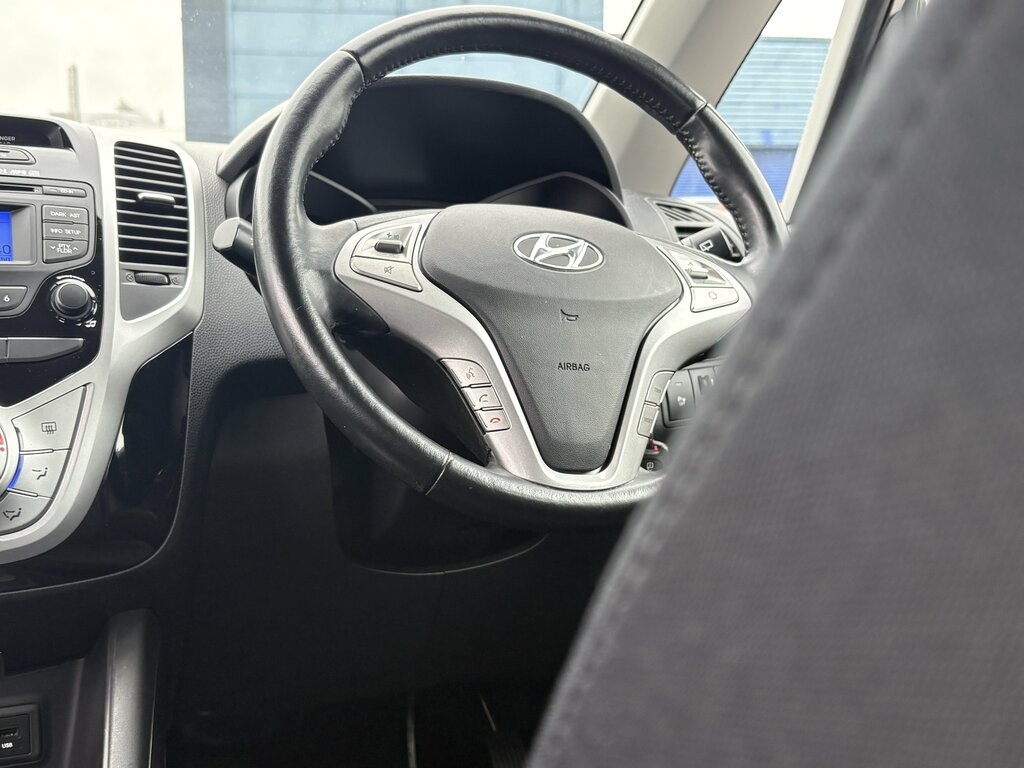 Hyundai Ix20 1.6 Crdi Blue Drive Se 2015 Black #43
