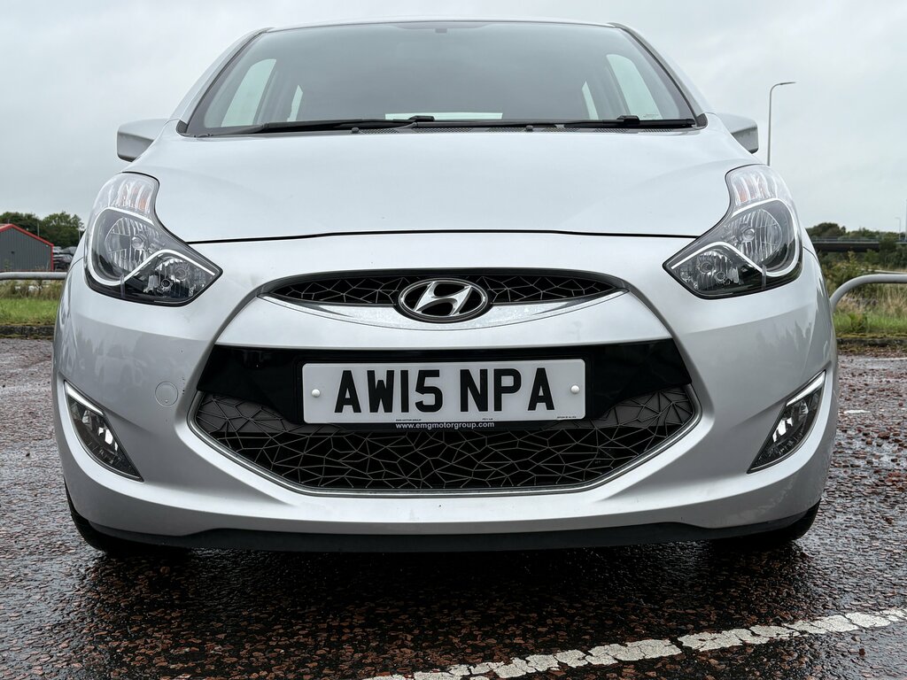 Hyundai Ix20 1.6 Crdi Blue Drive Se 2015 Black #15