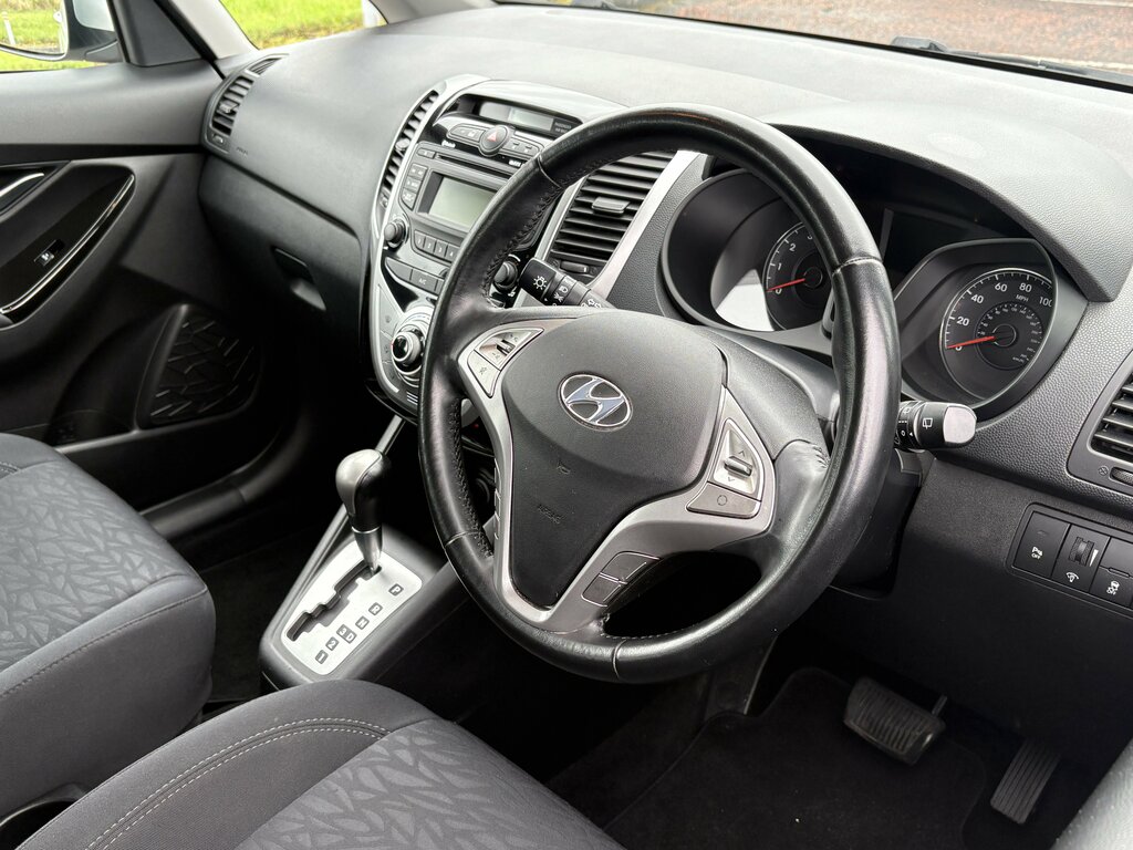 Hyundai Ix20 1.6 Crdi Blue Drive Se 2015 Black #18