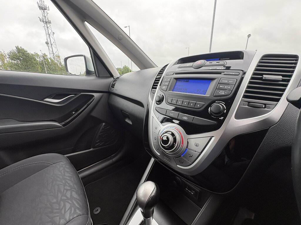 Hyundai Ix20 1.6 Crdi Blue Drive Se 2015 Black #34
