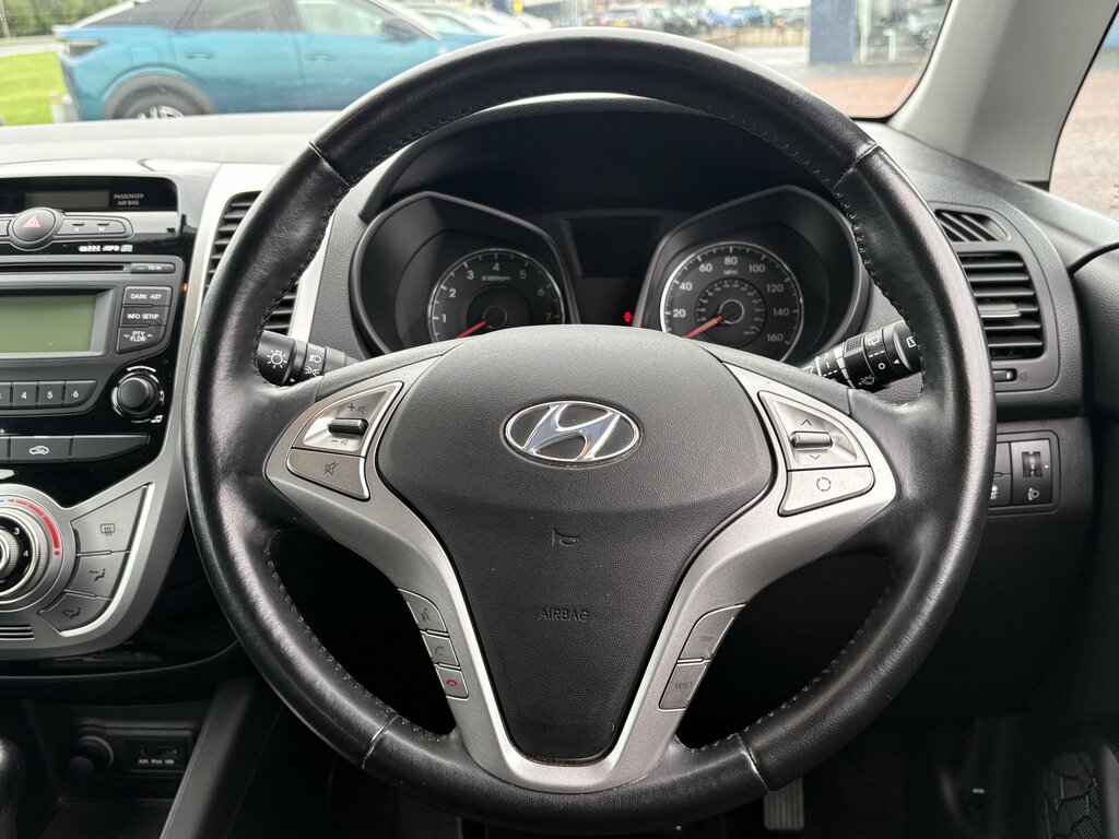 Hyundai Ix20 1.6 Crdi Blue Drive Se 2015 Black #19