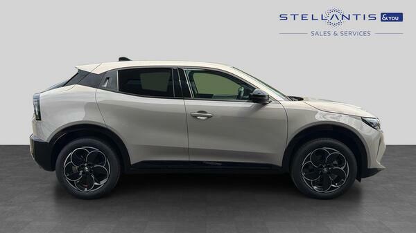 Alfa Romeo Junior 1.2 Mhev Ibrida Suv Hybrid E-dct Euro 6 #2