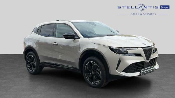 Alfa Romeo Junior 1.2 Mhev Ibrida Suv Hybrid E-dct Euro 6