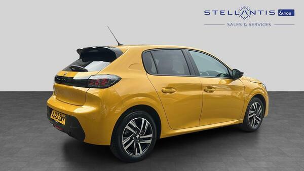 Peugeot 208 1.2 Puretech Active Premium Hatchback AJ23ZWY #3