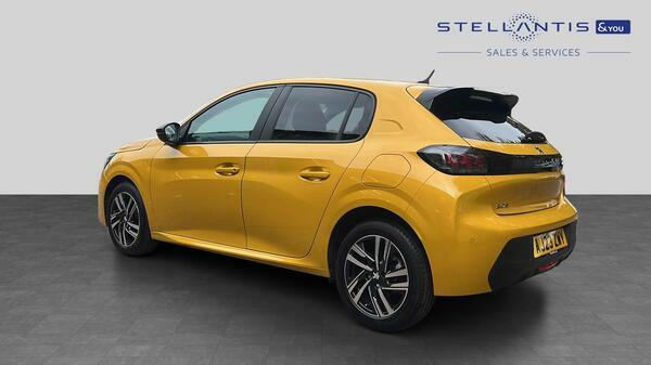 Peugeot 208 1.2 Puretech Active Premium Hatchback AJ23ZWY #6
