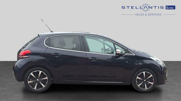 Peugeot 208 1.5 Bluehdi Tech Edition Hatchback Manu #2