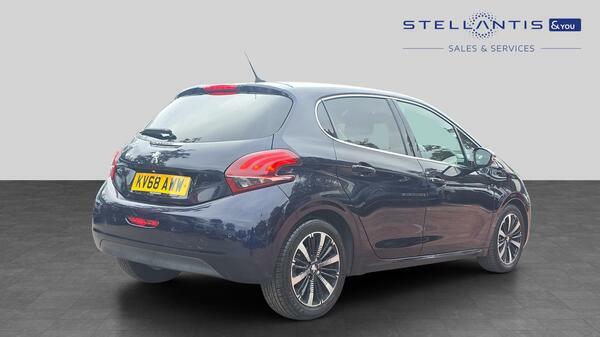 Peugeot 208 1.5 Bluehdi Tech Edition Hatchback Manu #3