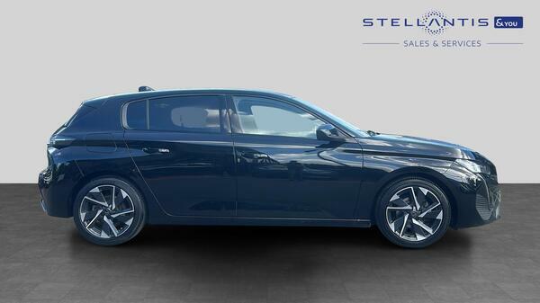 Peugeot 308 1.2 Puretech Allure Premium Hatchback E  #2