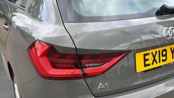 Audi A1 1.0 Tfsi 30 S Line Sportback Eur  #5