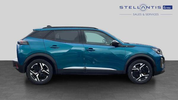 Peugeot e-2008 50Kwh Allure Suv 11Kw Charger #2