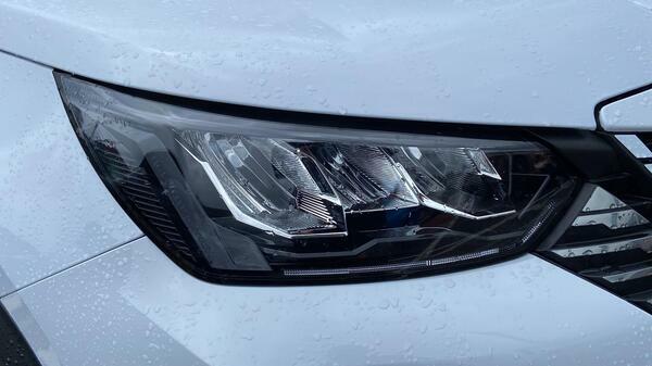 Peugeot e-2008 Suv Blue #9