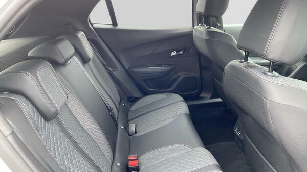Peugeot e-2008 Suv Blue #37