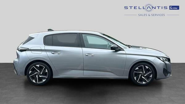 Peugeot 308 1.2 Puretech Allure Premium Hatchback E #2