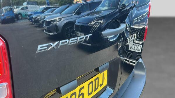 Peugeot Expert Professional Medium White #41