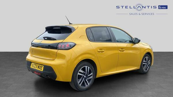 Peugeot 208 1.2 Puretech Active Premium Hatchback  #3