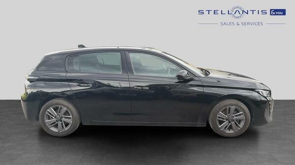 Peugeot 308 1.2 Puretech Active Premium Hatchback E Black #2